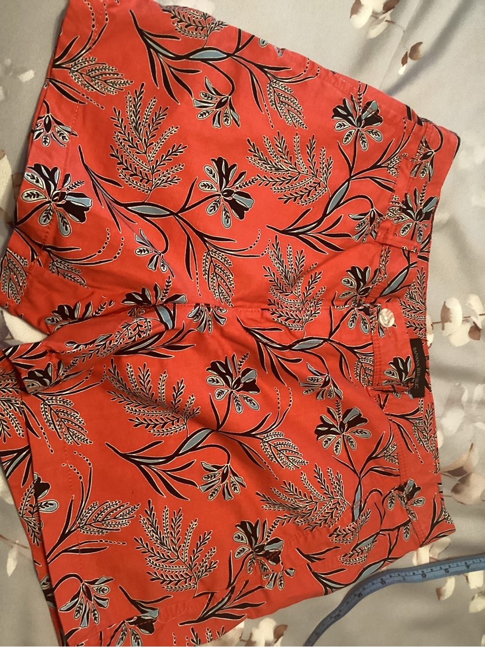 Banana Republic Coral Floral Shorts size 8